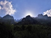 75 Il sole si abbassa sulle creste rocciose d'Alben